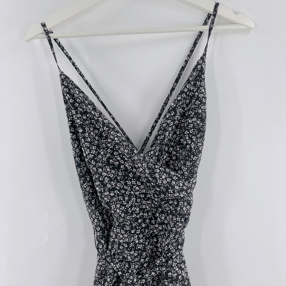 NWT Lulu's Dress Black Floral Mini Dress Size Medium - Picture 6 of 10